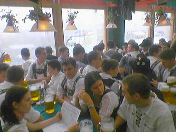 Ausflug auf’d Wiesn 2004, Bild 1