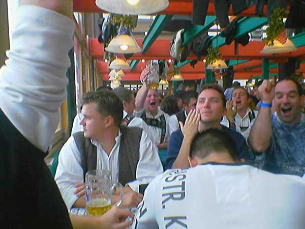 Ausflug auf’d Wiesn 2004, Bild 10