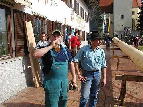 Maibaum aufstellen 2006, Bild 11