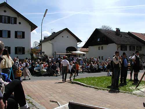 Maibaum aufstellen 2006, Bild 25