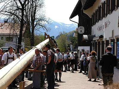 Maibaum aufstellen 2006, Bild 28