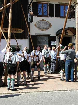 Maibaum aufstellen 2006, Bild 36