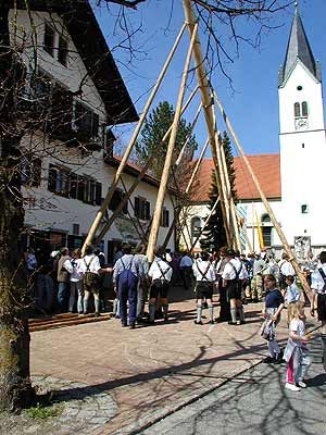 Maibaum aufstellen 2006, Bild 52
