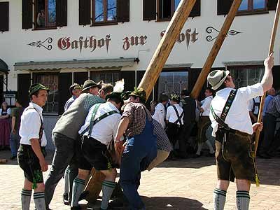 Maibaum aufstellen 2006, Bild 55