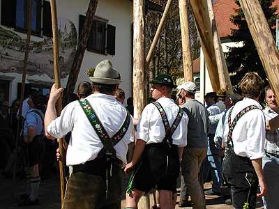 Maibaum aufstellen 2006, Bild 57