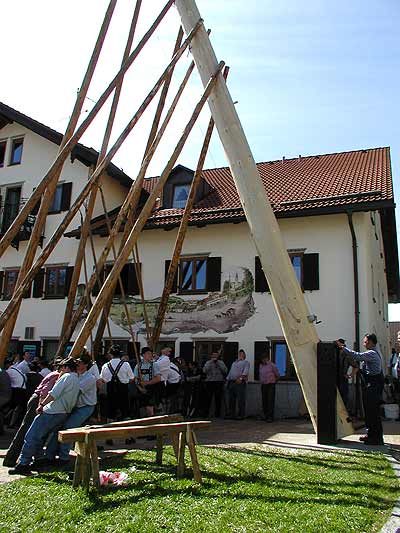 Maibaum aufstellen 2006, Bild 71