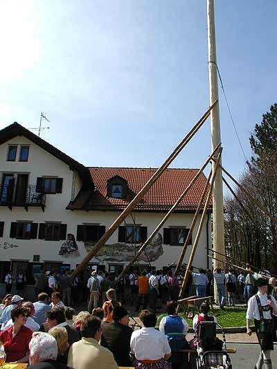 Maibaum aufstellen 2006, Bild 80
